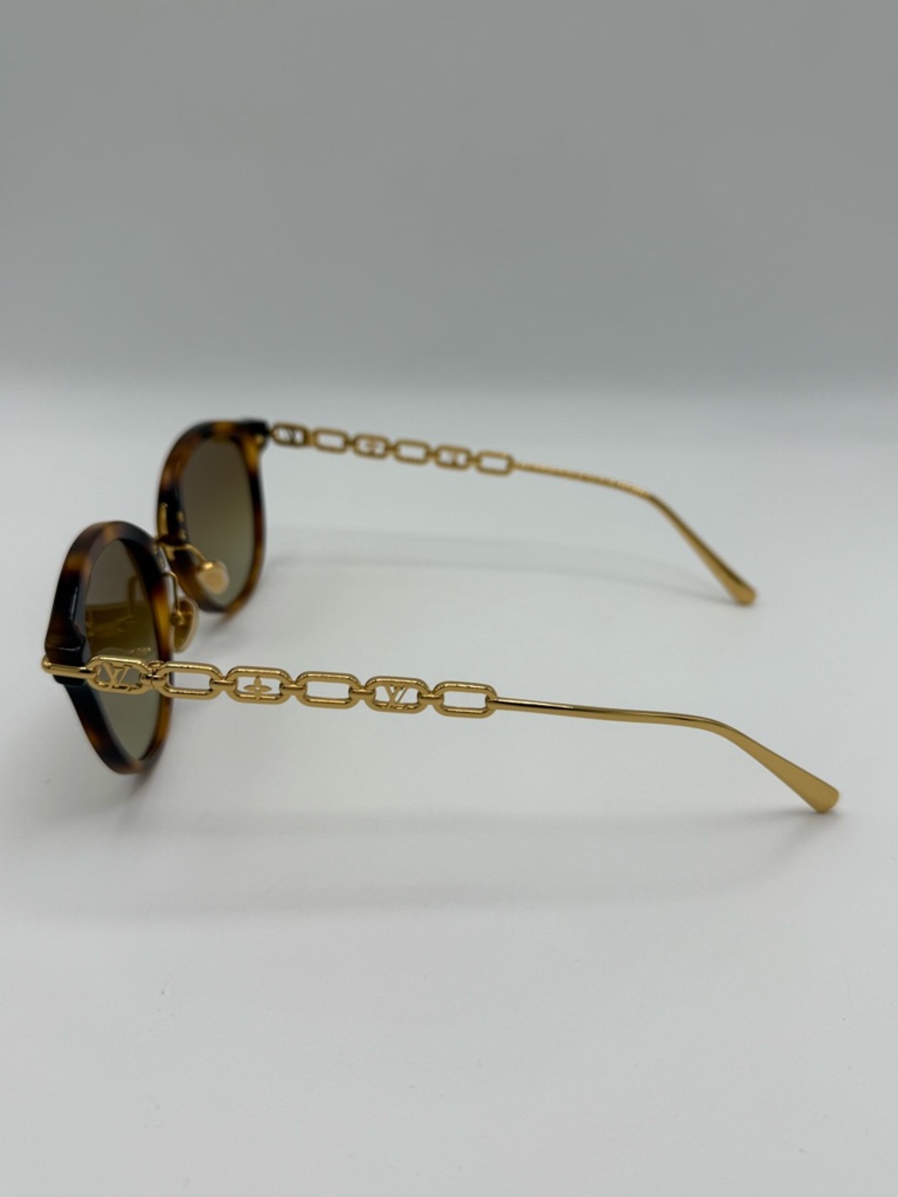 Louis Vuitton My LV Chain Two Round Sunglasses - Picture 8 of 17